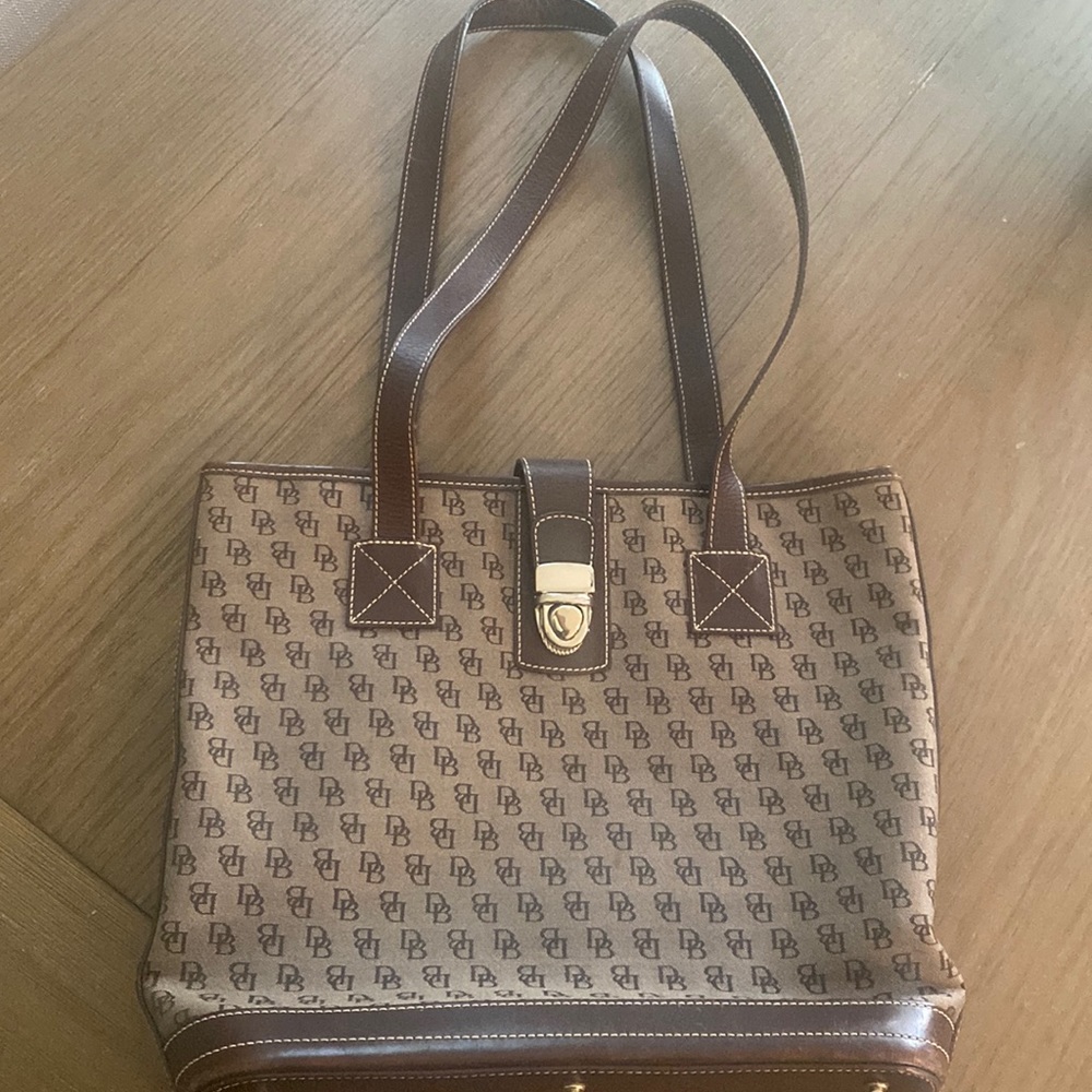 Vintage Dooney and Bourke purse